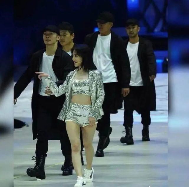 败好感！伊能静一夜之间惨遭口碑翻车，过度营