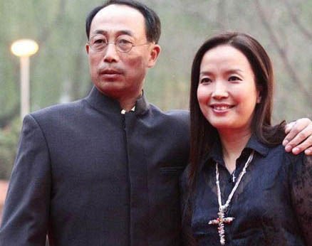 他炮轰冯小刚，怒怼范冰冰，娶张丰毅前妻，继