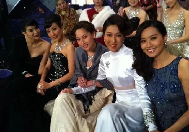 38岁陈法拉官宣产女：怒甩豪门，高调二婚，她经