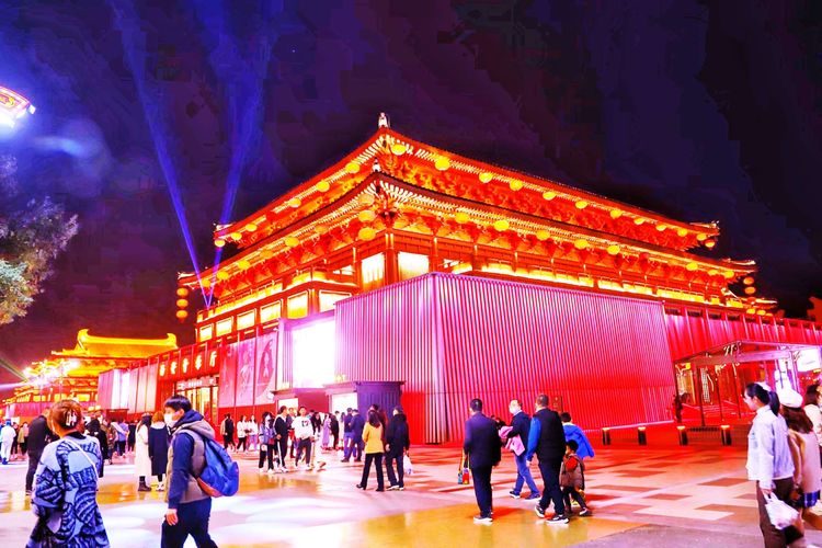 What camera lens falls is big the Tang Dynasty not nocturnal city, xi'an is the most beautiful night scene, come here if suddenly passes through days