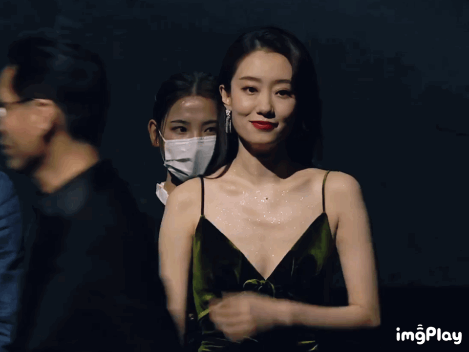 谢霆锋穿棉袄、杨颖杨紫冷得发抖、朱珠挺孕肚