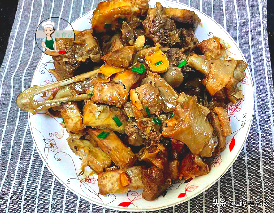 秋天，吃猪肉不如吃它，加芋头焖一锅真香，营养不上火，别不懂吃