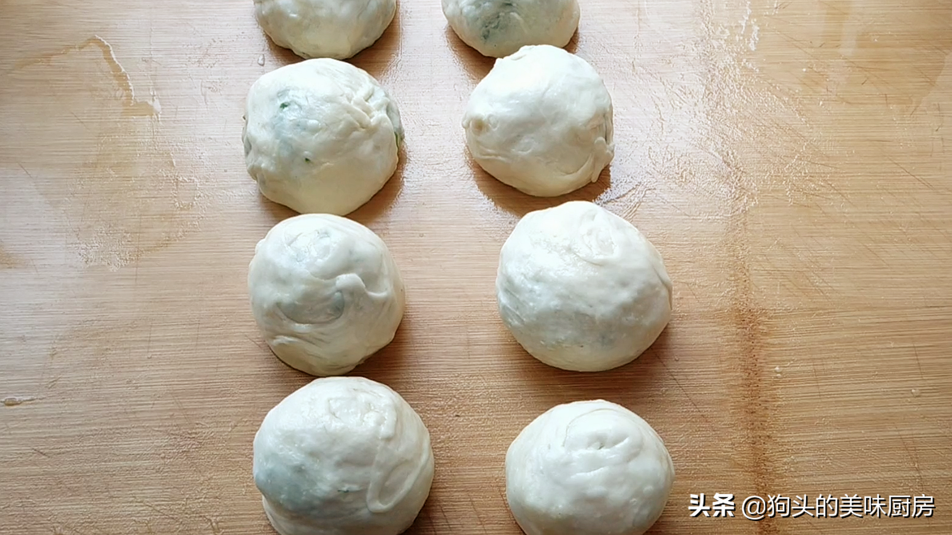 蔥油餅這樣做才外酥裡軟，和麵很關鍵，做對了比手抓餅還好吃