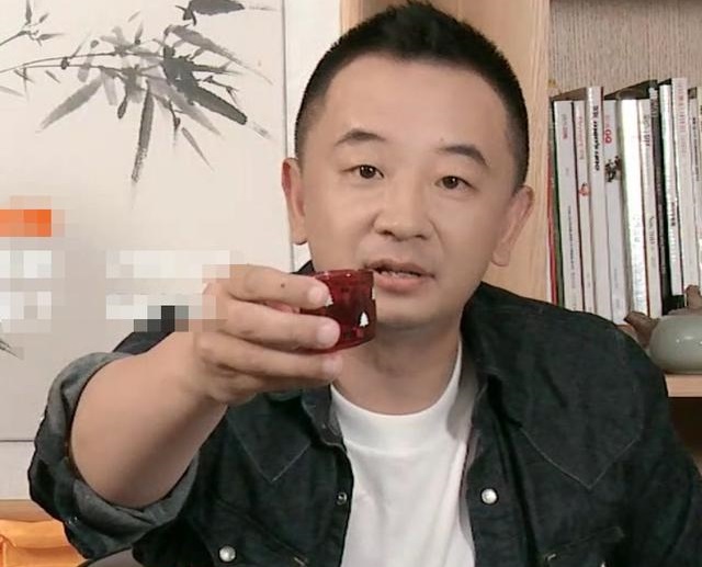 黄海波携美貌妻子首开直播，欲想转行带货直播