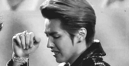 剖析吴亦凡、霍尊成长经历，发现一个共性，家有男孩引以为戒