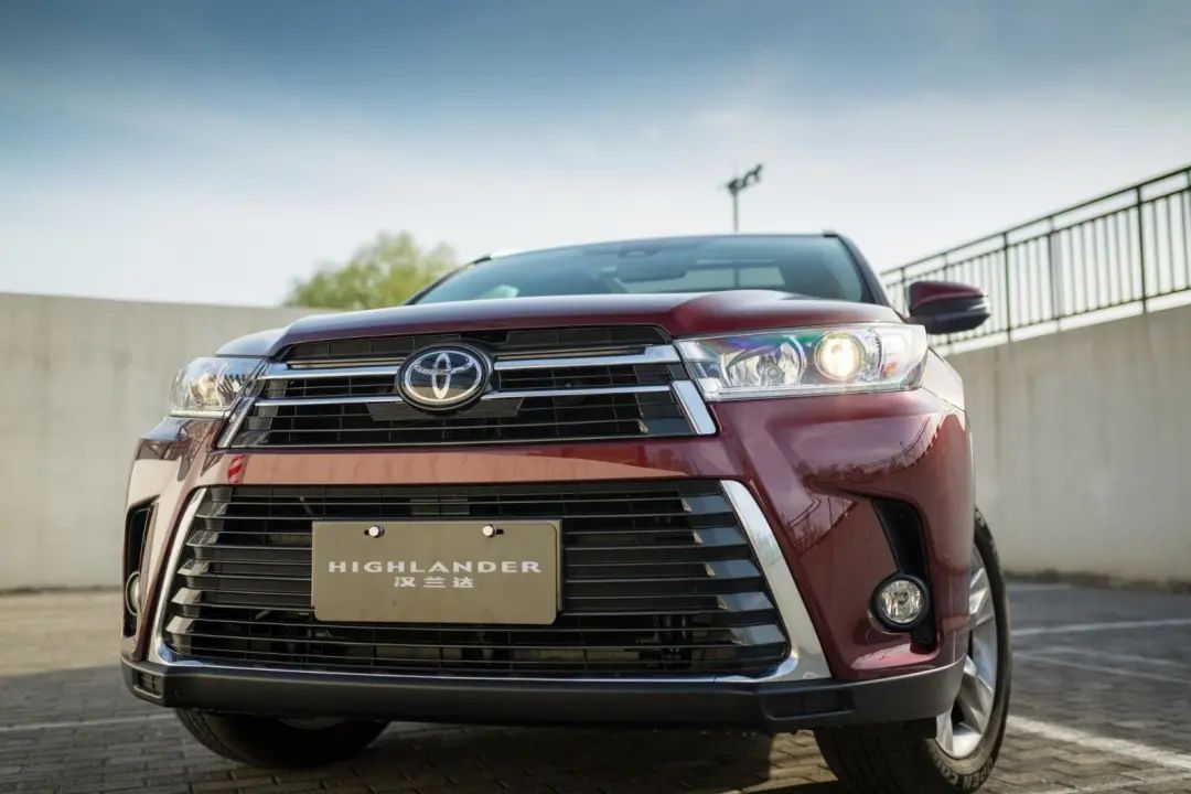 全新第四代汉兰达又将是其他七座SUV想干又干不掉的劲敌