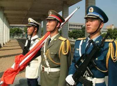 图片详解：建国以来，人民解放军经历的15次军服变迁发展历程
