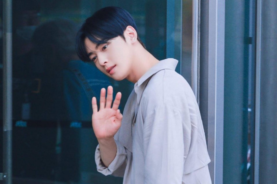 张根硕退伍后首露面，脸上沟壑纵横法令纹严重