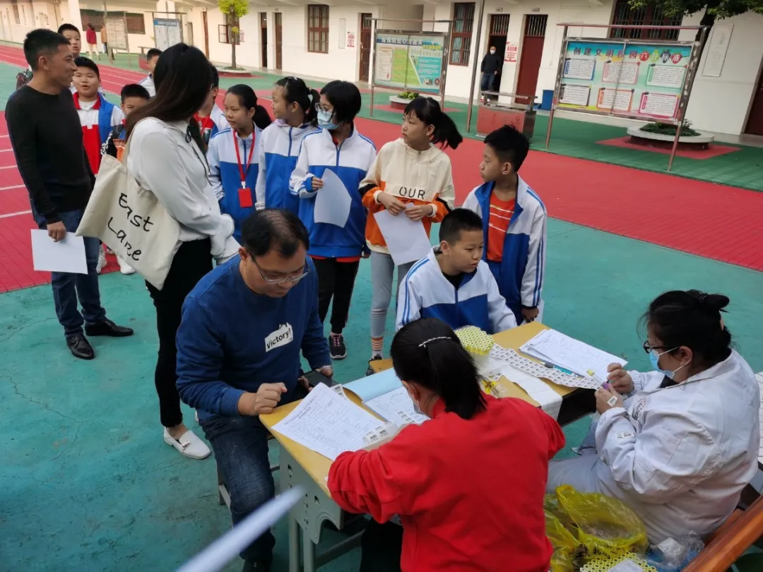 关爱健康，呵护成长——华一双师武汉小梅花学校师生全面健康体检