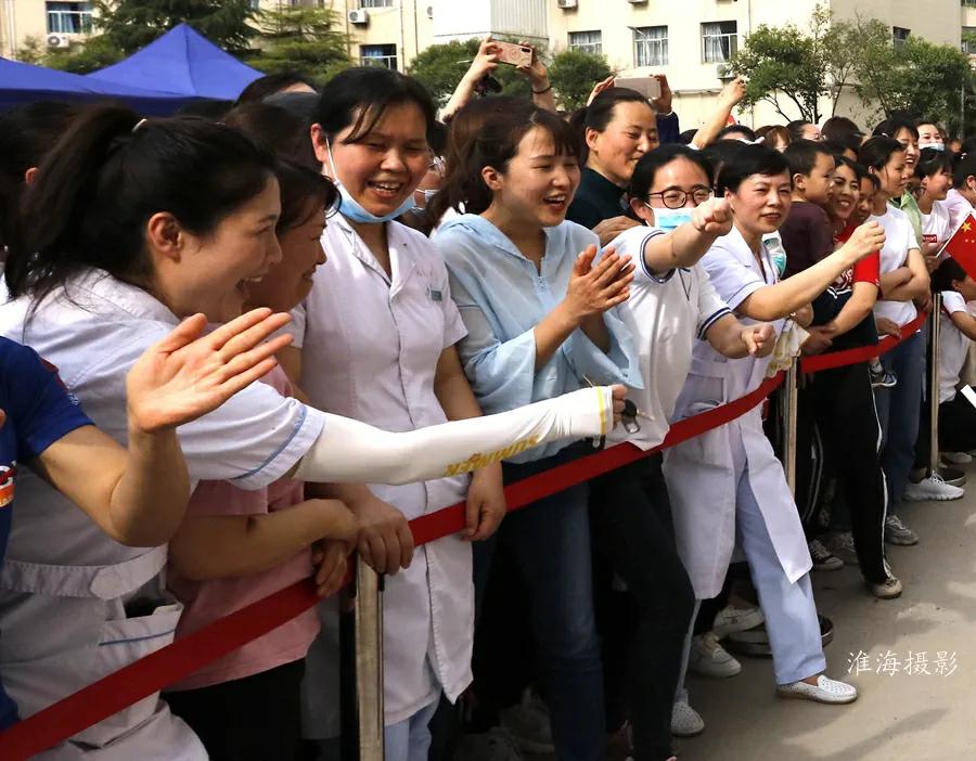 三原县医院庆祝“5.12”国际护士节拔河比赛