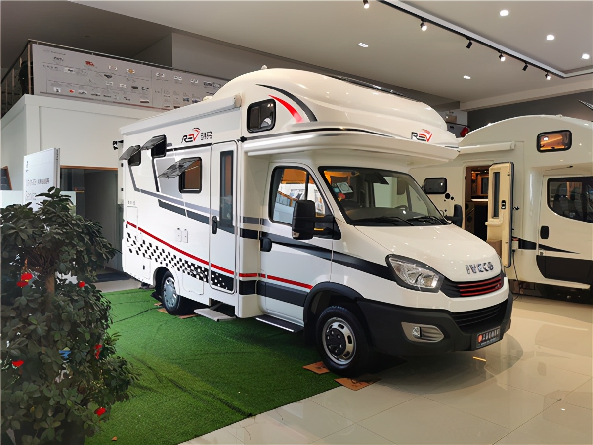 奇瑞瑞弗V820依维柯双拓展房车，最大空间最豪内饰
