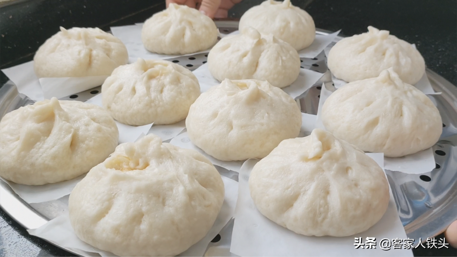 新手做包子？ 教你一個小訣竅，鬆軟白嫩多汁又好吃，咬一口滿嘴香