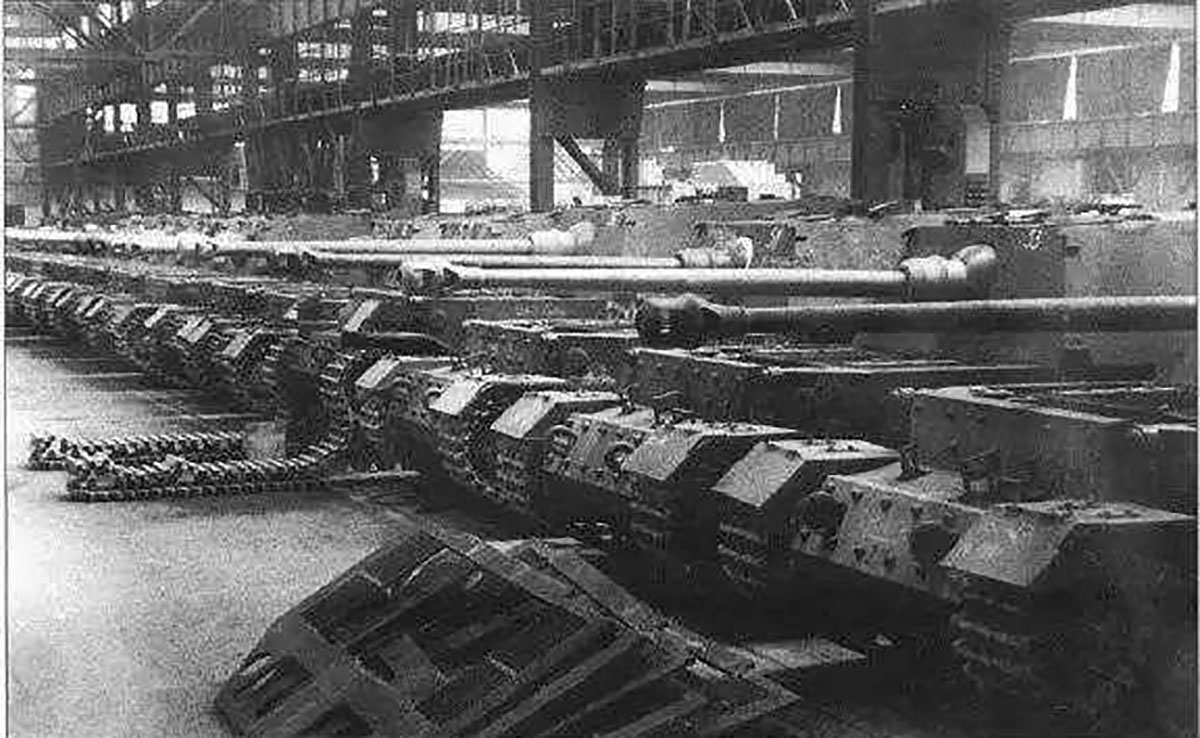 苏联为何放弃德国赔款，只拿些“废铜烂铁”，多年后美国才明白