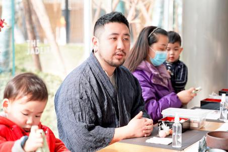 成都首个"沉浸式图书馆"概念售楼部惊艳亮相