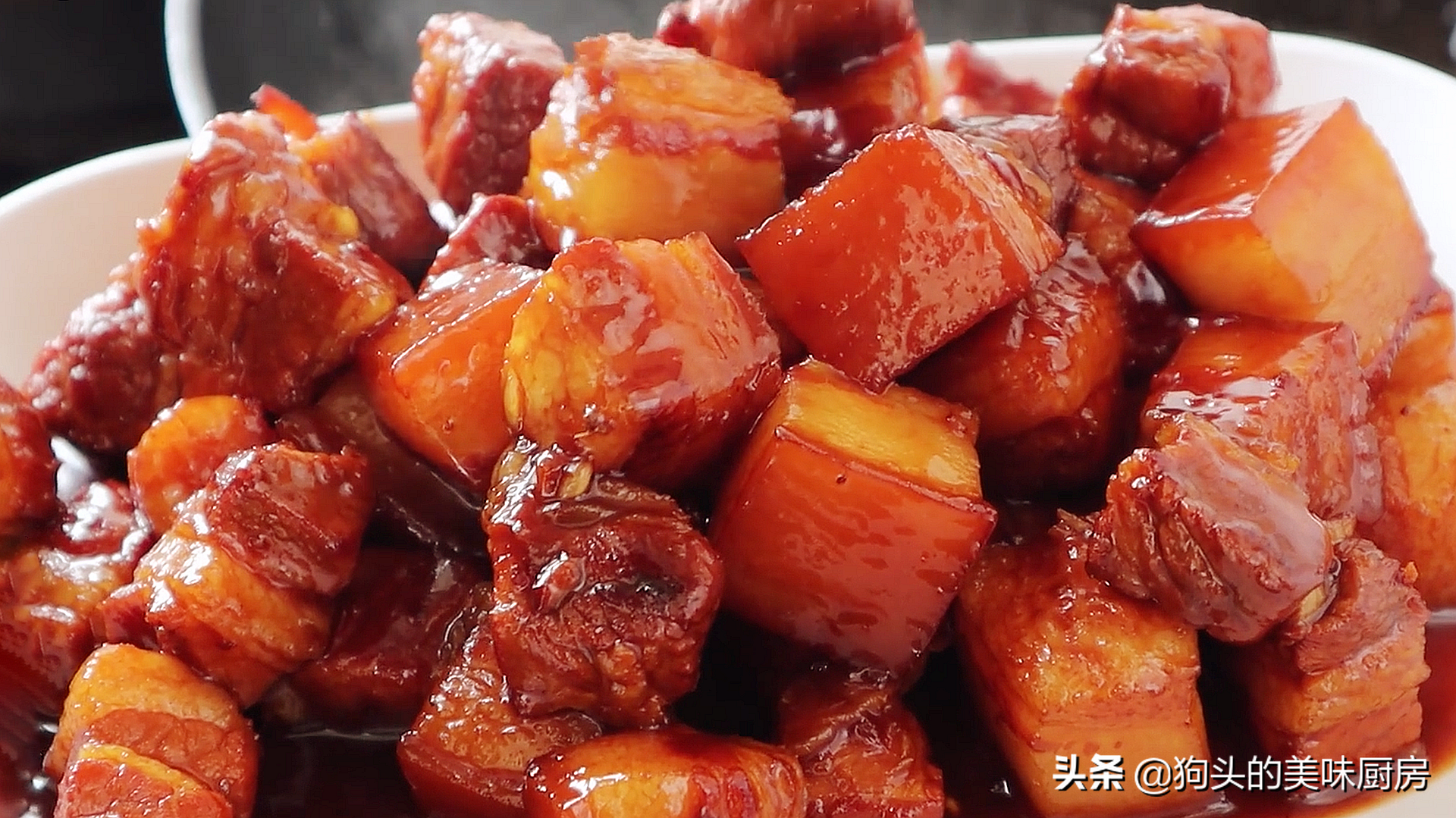 做紅燒肉時，掌握這些小技巧，紅燒肉不腥不柴，軟爛入味口感好