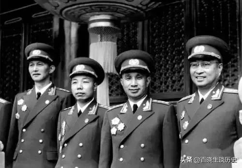他被授予开国中将，陈赓很不满意，找到伟人说：我愿给他一颗星