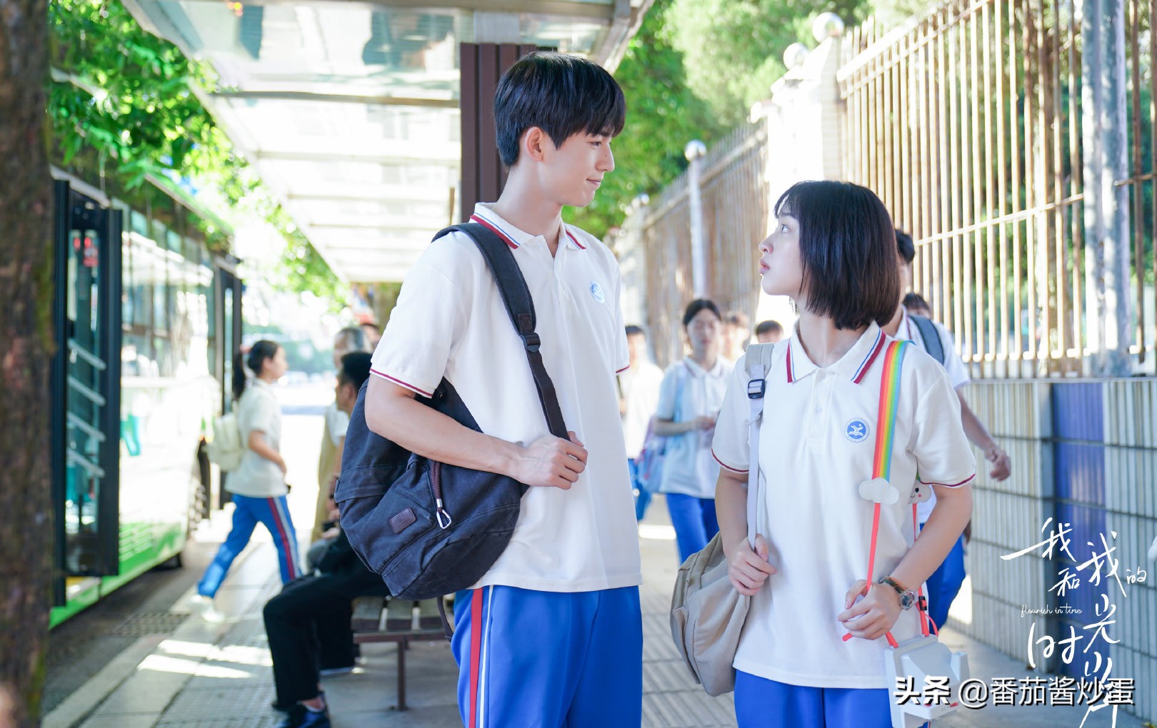 "Eloping Grandma" starts, 16-year-old Xiaohua Deng Enxi partner Yan Ni ...