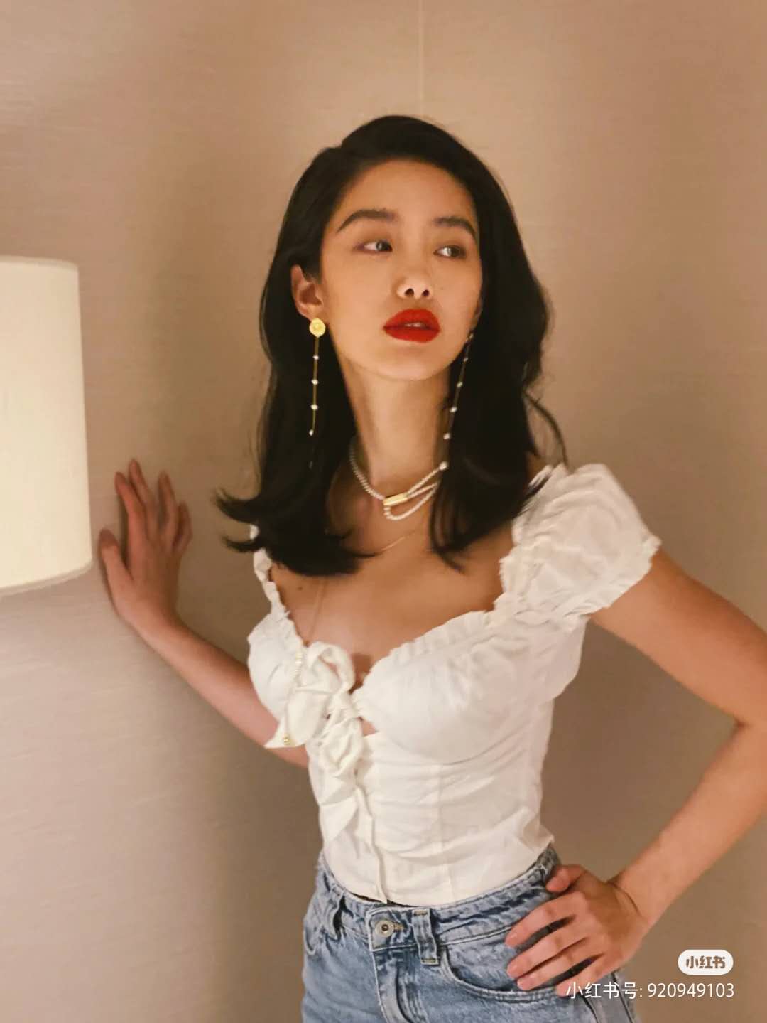 跟着明星学穿搭 | 法式复古派女士杨采钰