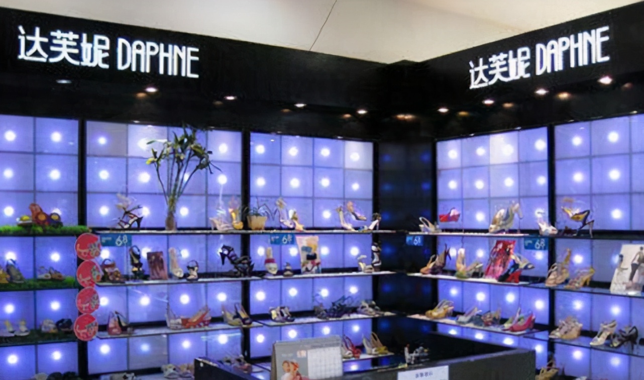 一代女鞋王跌落神坛，6000多家店关门倒闭，损失超过40亿