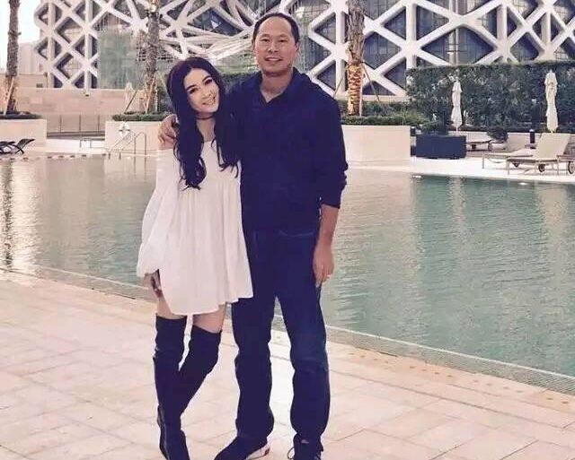 嫁入豪门不生娃，36岁靠“苏妲己”翻红，如今美