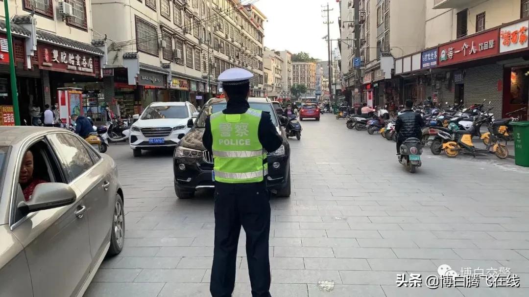 常在博白文化路乱停车的人注意啦！博白交警已经盯上你了