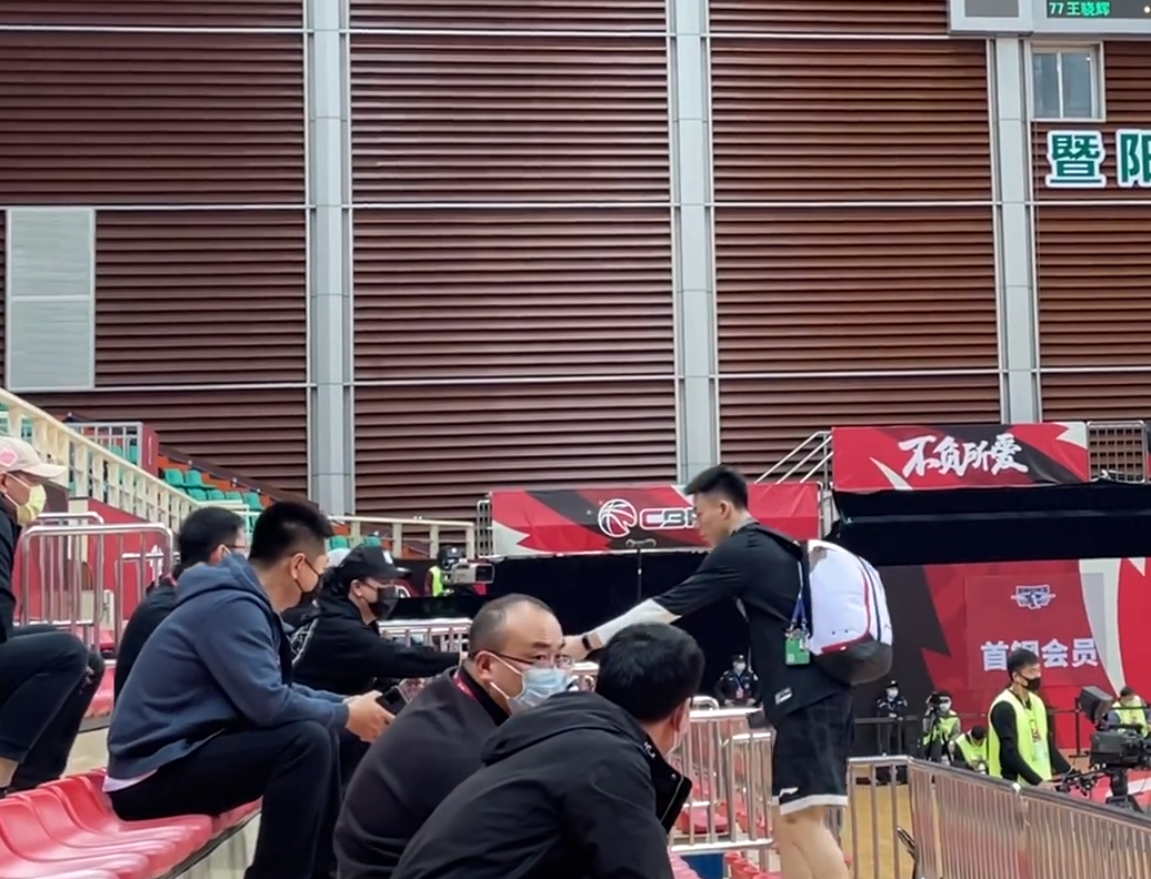 4 messages! Zhang Zhenlin is too filial, guangdong injures two people again, liu Yanyu injury is retreated, hu Mingxuan grinds coffee