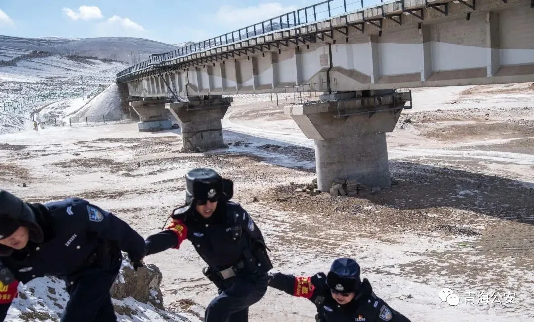 重庆|在世界铁路海拔最高点坚守的派出所兄弟