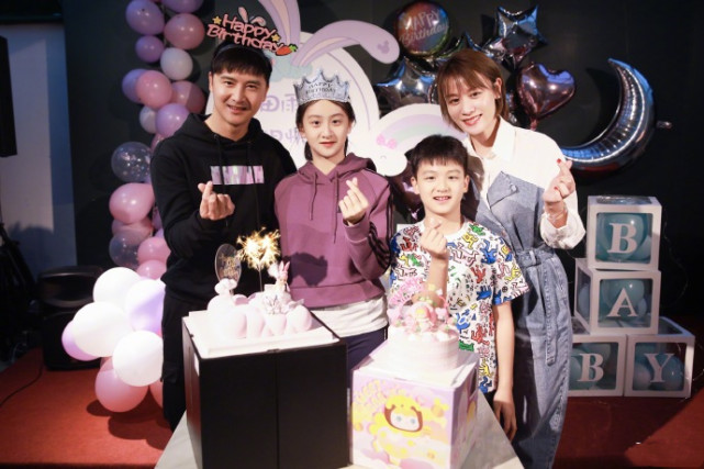 田亮夫婦為女兒慶生，一家四口幸福同框，13歲森碟身高直追爸媽