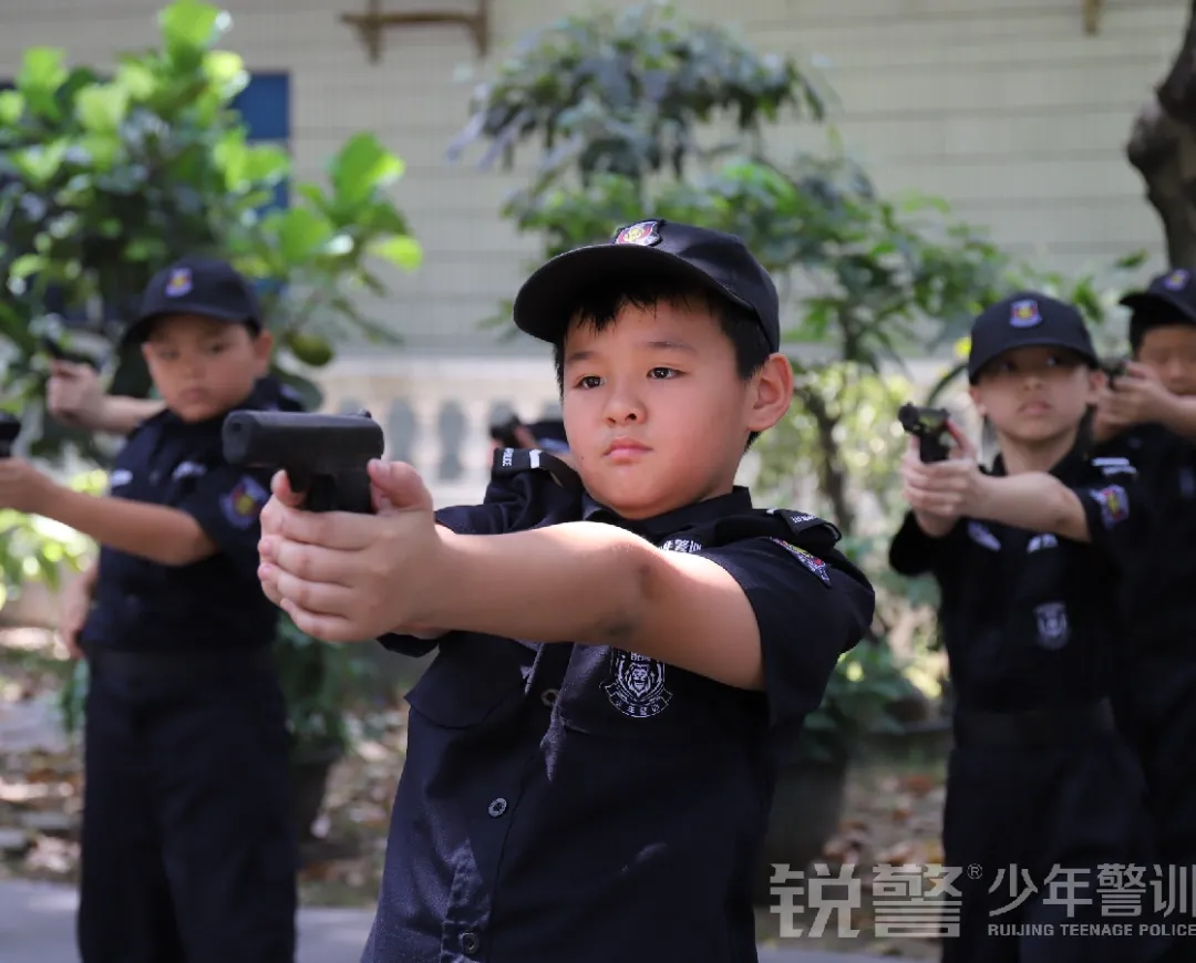 广东警官学院少年警训夏令营：这是成长该有的样子