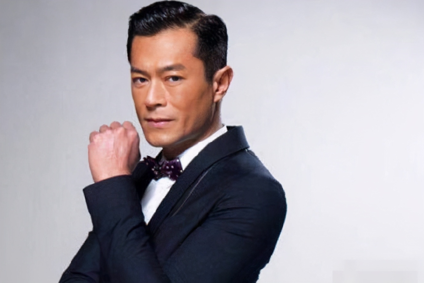 如花李健仁中风半瘫痪后发文曝近况，感谢古天乐甘比未提及周星驰