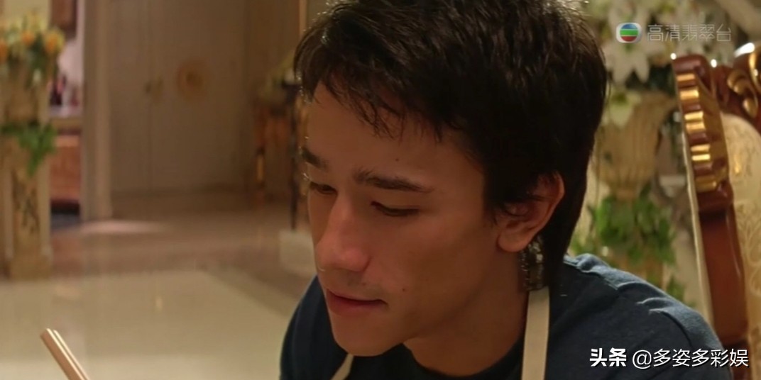 家产超35亿的老戏骨出事了，女儿家里藏有百万大