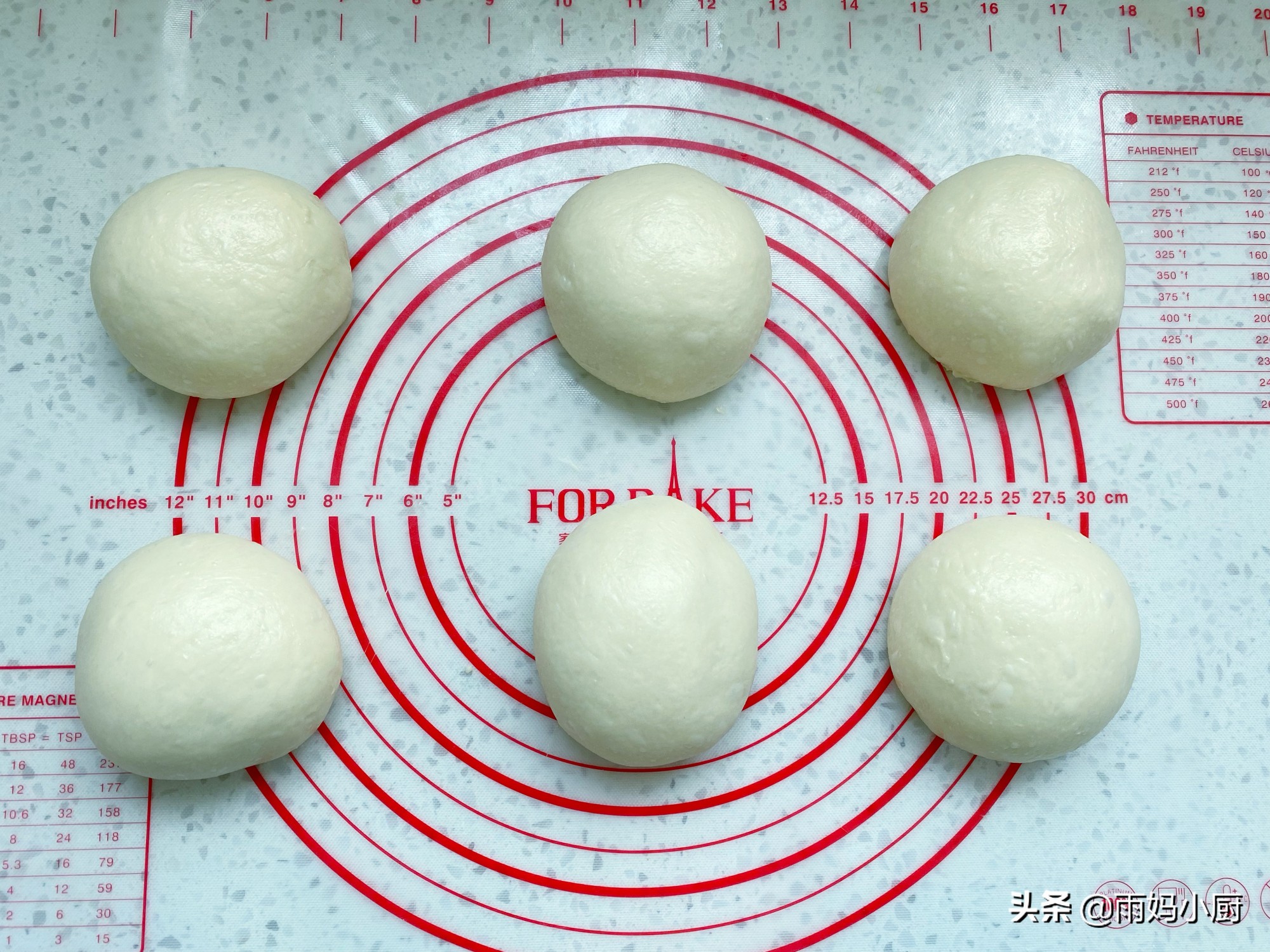 做过的面包里，最松软的就是奶排包，组织细腻又拉丝奶香味十足