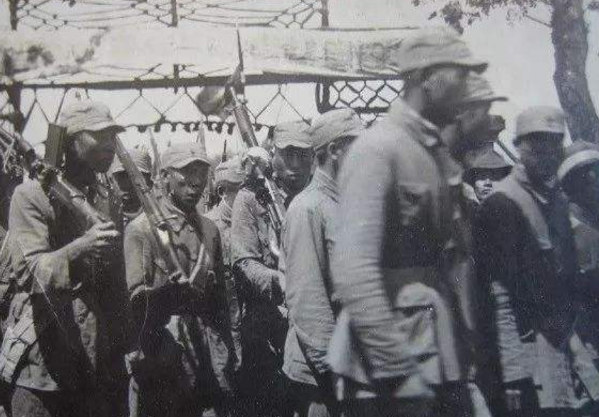 四平保卫战战役失败，林彪大发雷霆，彻查之后，才知内部出了叛徒