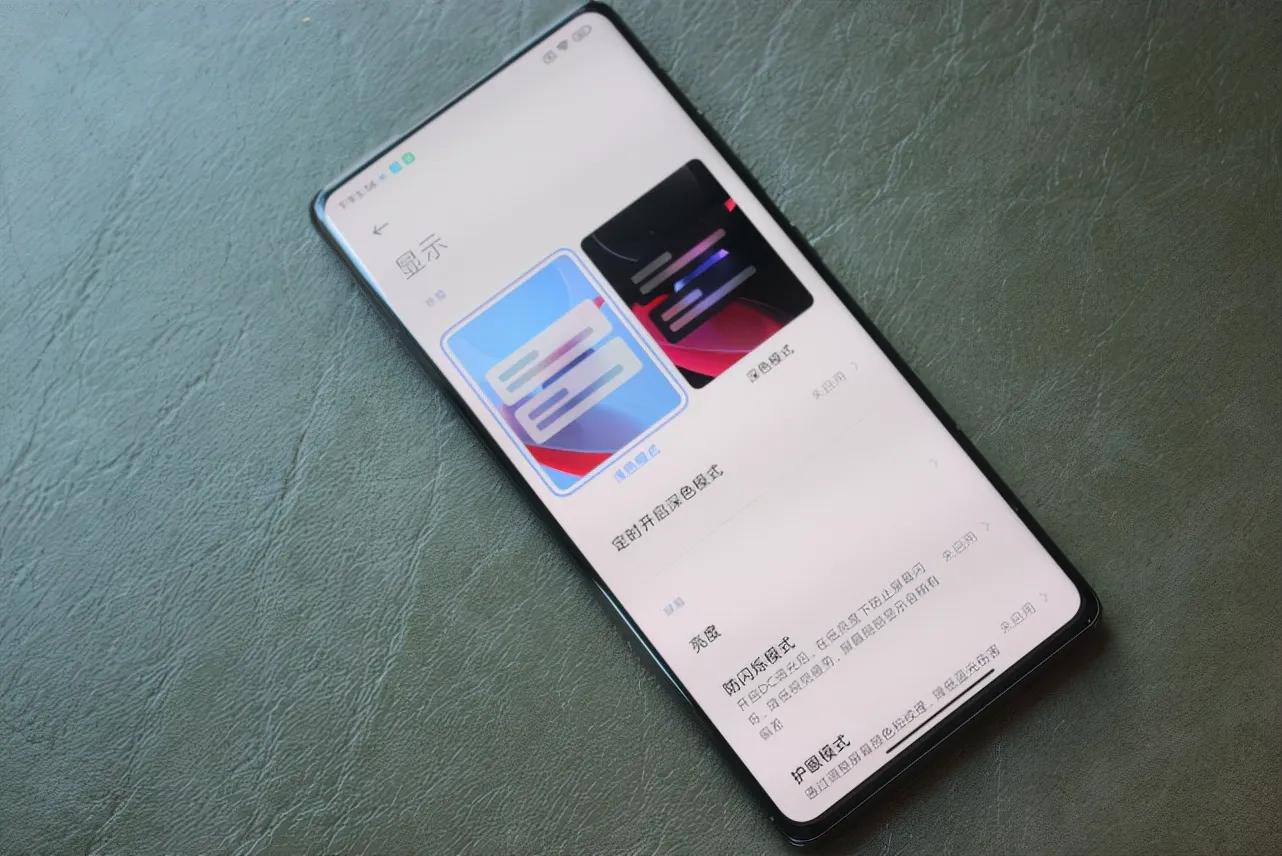 what-is-the-difference-between-lcd-screen-and-oled-screen-which-one-is