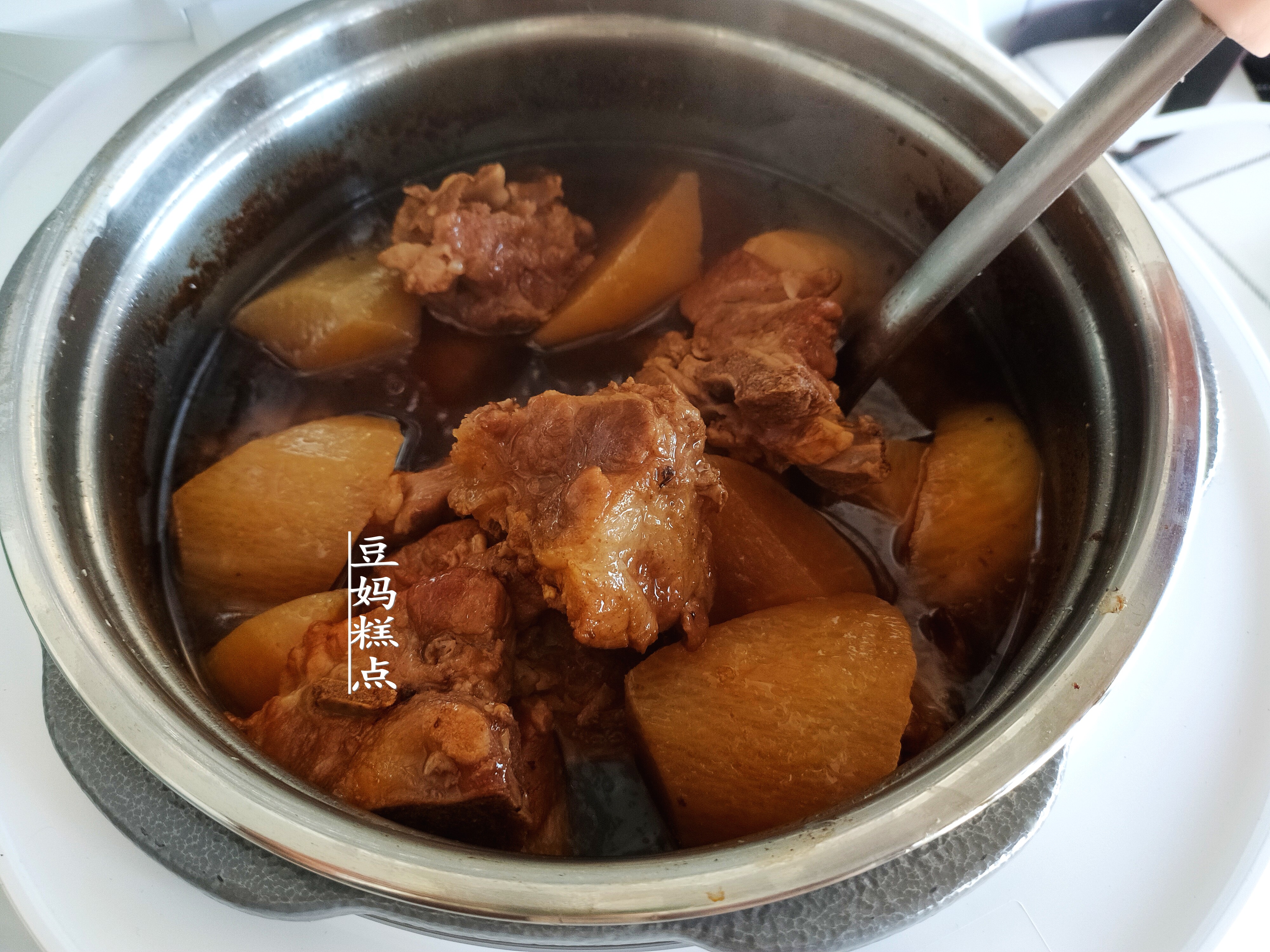 天冷了，蘿蔔這樣燉，香味十足入口即化，孩子特別愛吃