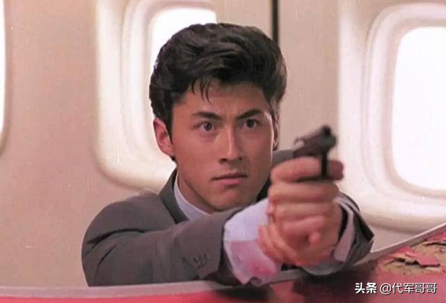 长相帅气的混血男星，闪婚娶二婚模特，如今夫