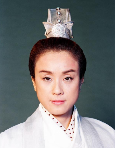 同樣是女扮男裝，這10位女演員扮相，才叫尊重觀眾