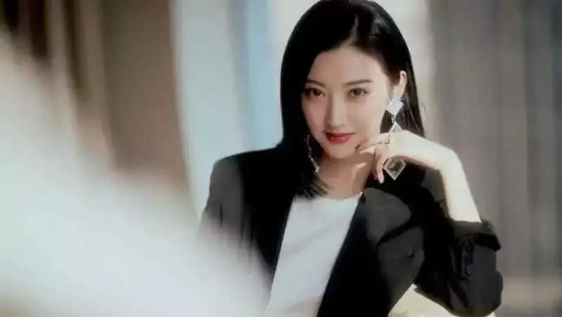 嫌弃张彬彬咖位低拒演《司藤》，却意外成就了