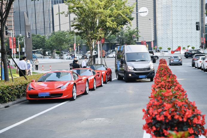 涂鴉秀！豪車巡游！中意文化周火熱開幕，依維柯歐勝閃耀魔都