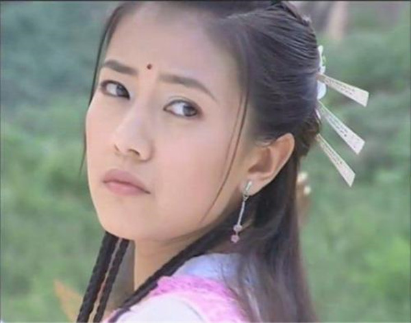 女神高圆圆生图曝光，披发回眸太惊艳，网友却一直cue秦霄贤