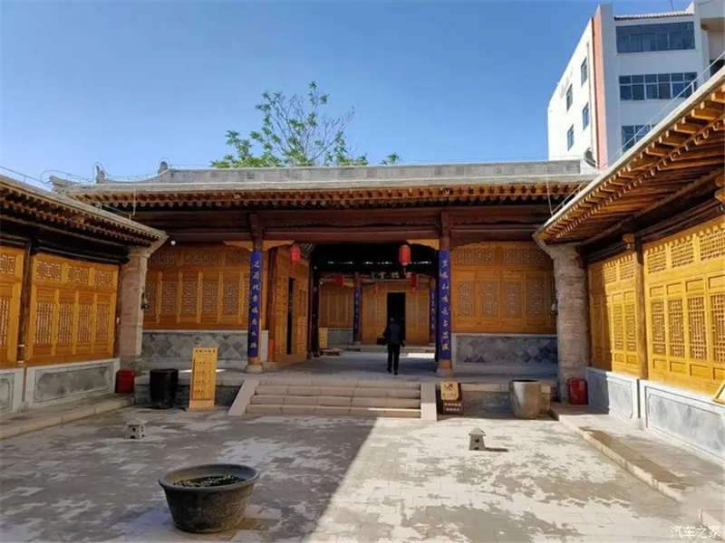 李铭汉故居的楹联匾额