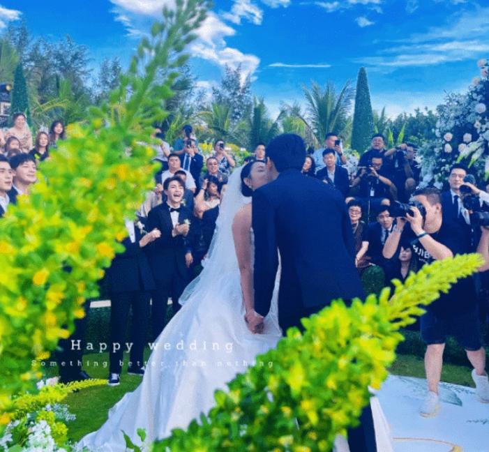 Wang Yanlin and Ai Jiani Hold a Destination Wedding in Sanya with Their  Star-Studded Groomsmen in Full Support - DramaPanda