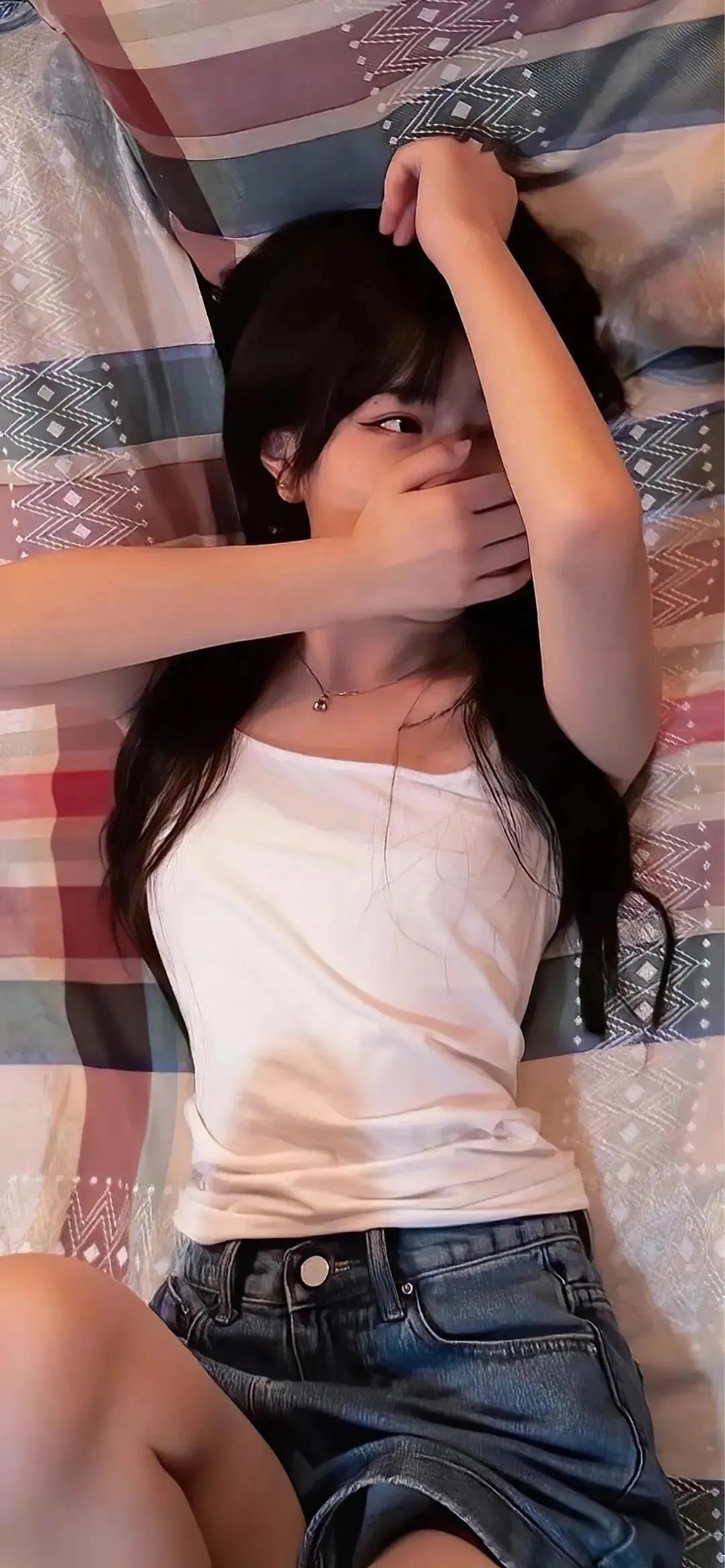 渣男壁纸  御姐大波浪，都敌不过她扭动