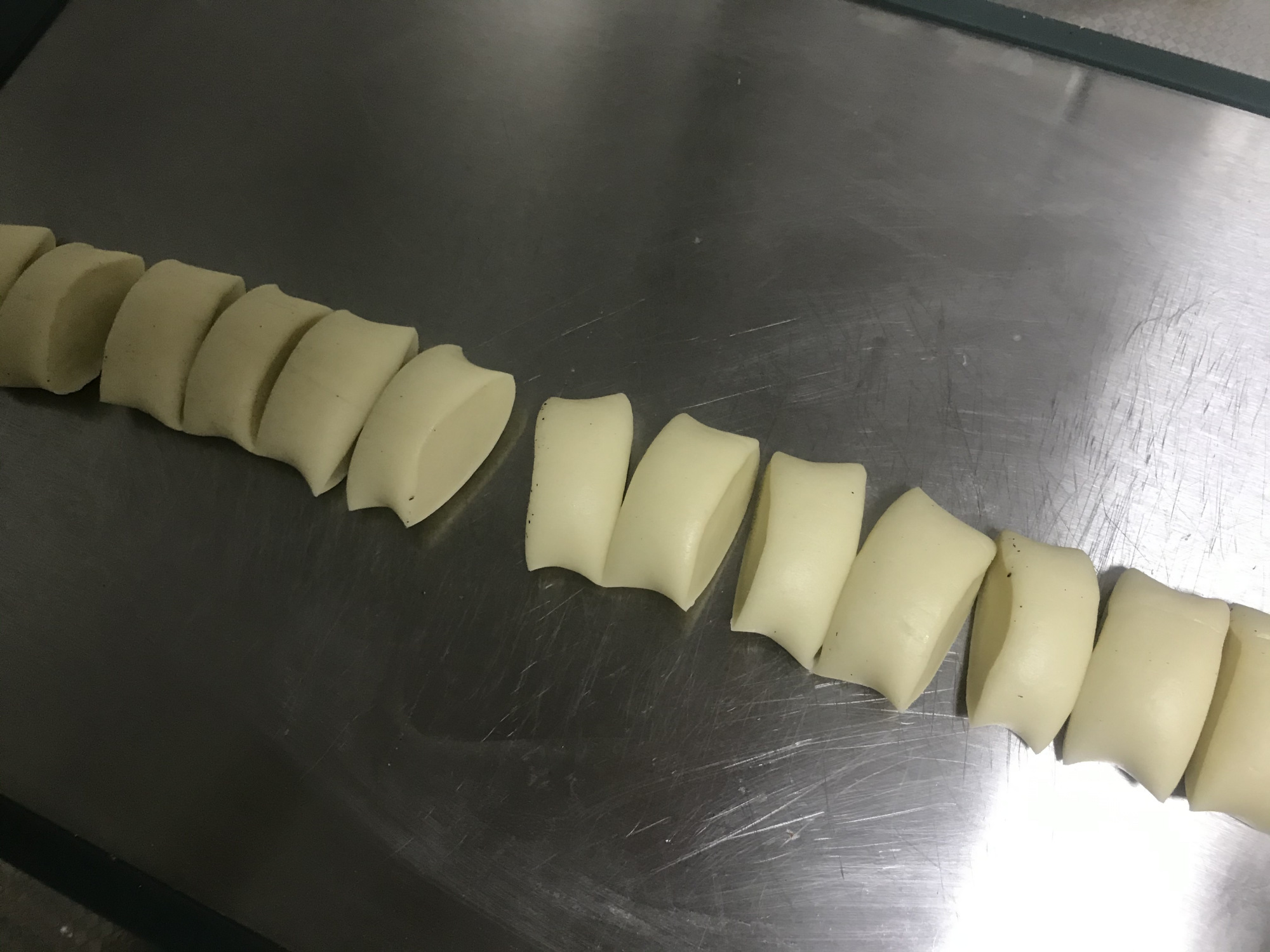 椒盐饼做法小技巧，学会可开店，香酥掉渣层次多，好吃不腻别错过