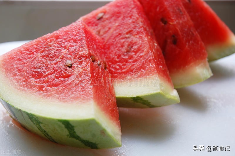 才知道，原来西瓜不能乱吃！这些禁忌大家要牢记，为了健康别犯错