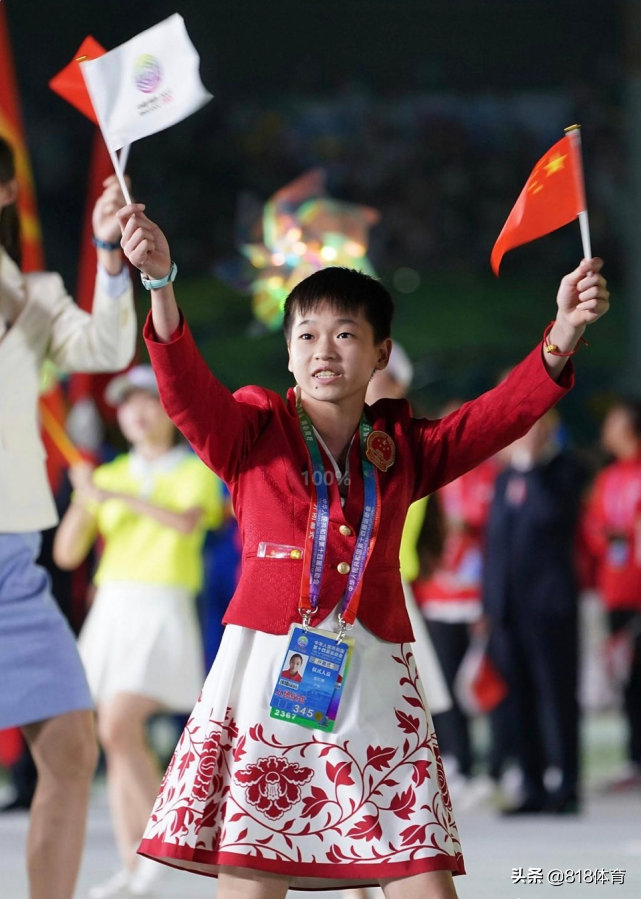 冒泡!全红婵消失4天终现身,祝师兄陈艾森中秋快乐,森哥叫她吃月饼