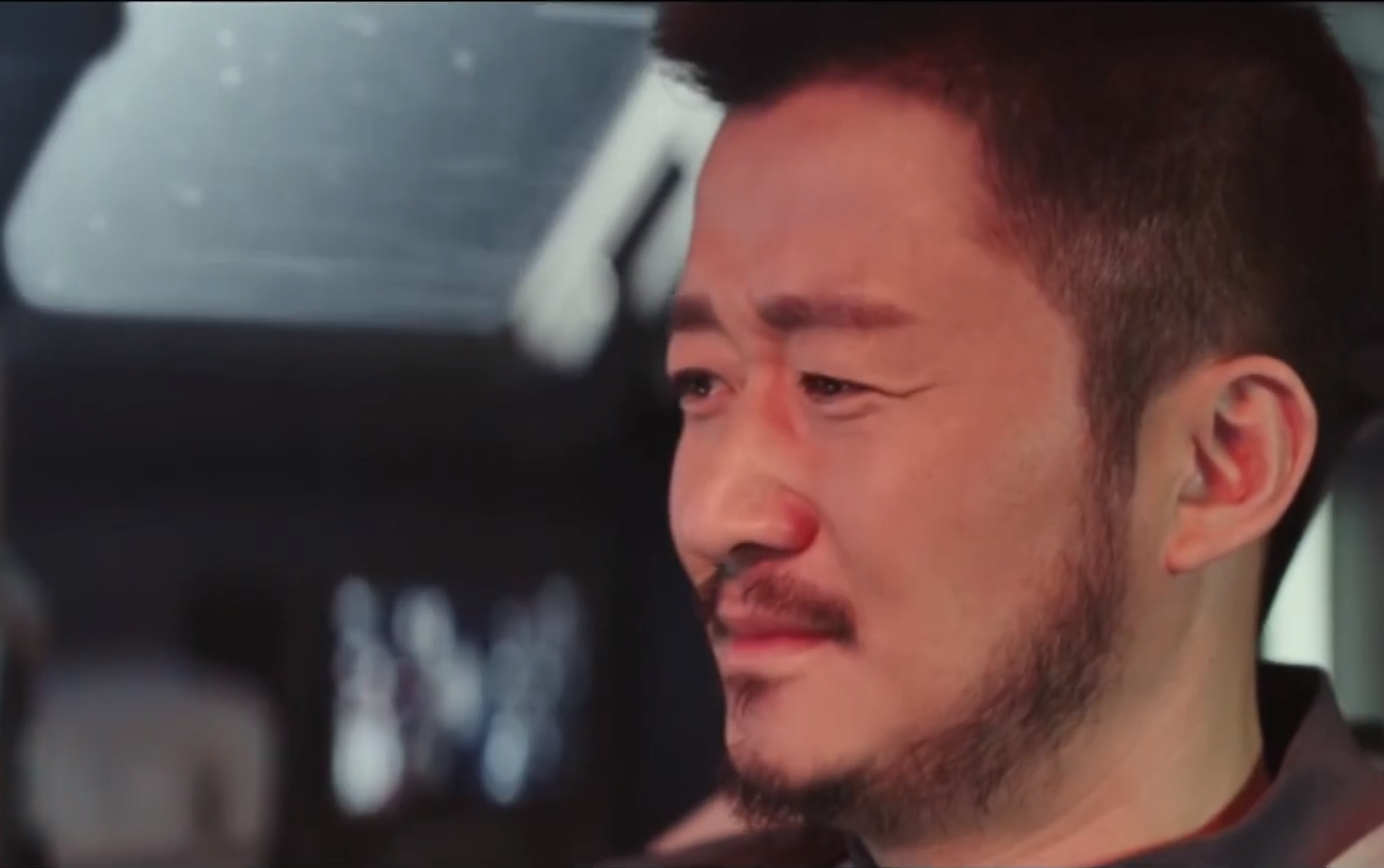 吴京的“间歇性”人设崩塌，有人怒骂：真爱国