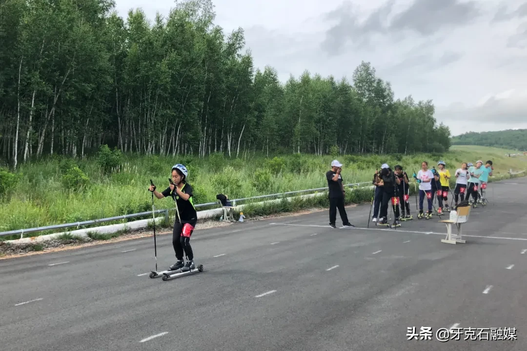 滑轮小将展英姿 尽显速度与激情