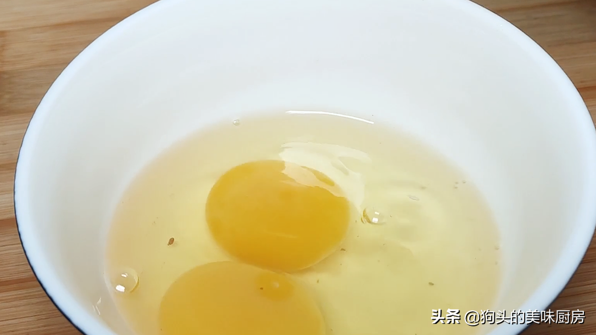 5個土豆，2個雞蛋，教你沒有吃過的做法，比肉還香，上桌就被掃光
