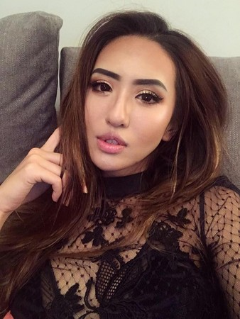 尺度惊人！某女星晒出性感照片，一丝不挂蜜桃